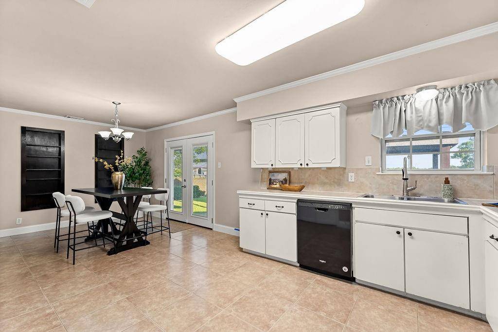 1830 Pleasant Run Road, Carrollton, TX 75006