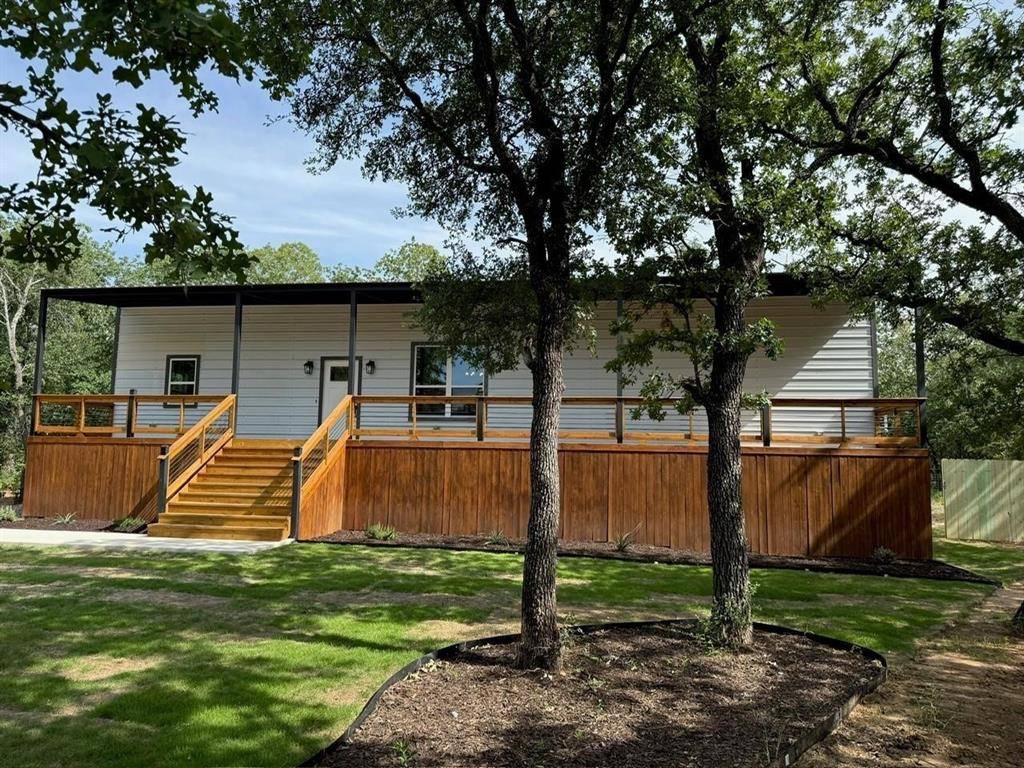 145 Greenbriar Court, Runaway Bay, TX 76426
