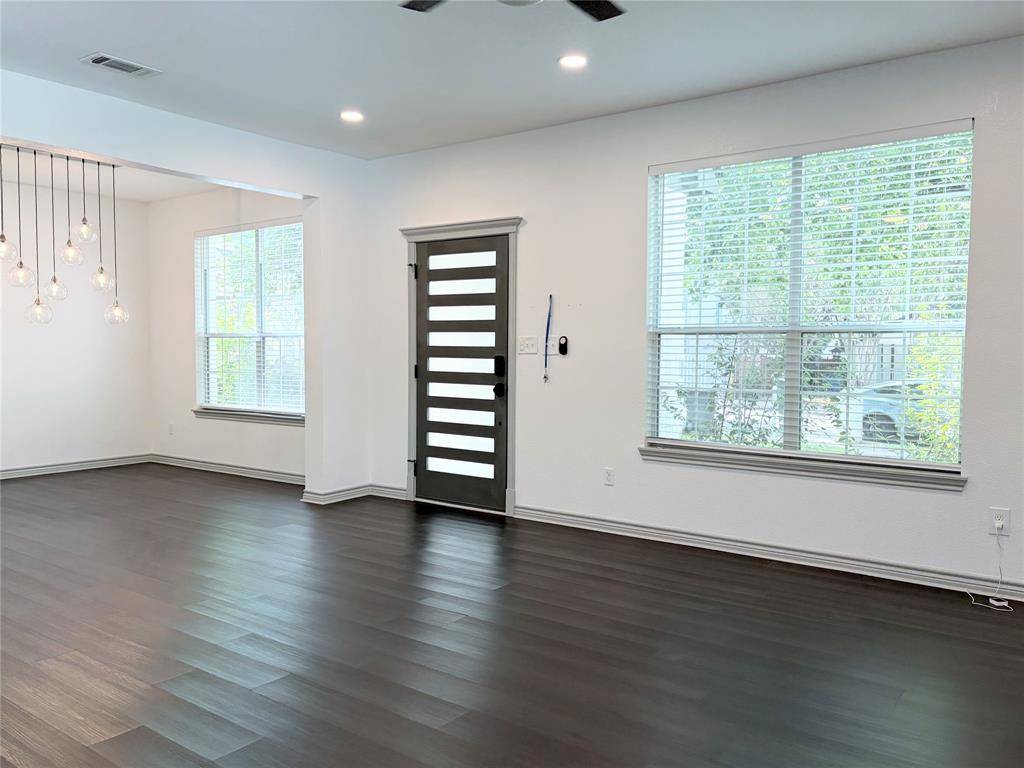 700 Martinique Avenue, Dallas, TX 75223