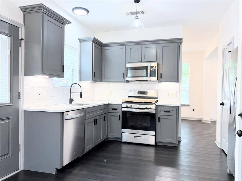 700 Martinique Avenue, Dallas, TX 75223