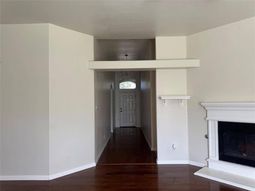 6711 Kinross Drive, Arlington, TX 76002