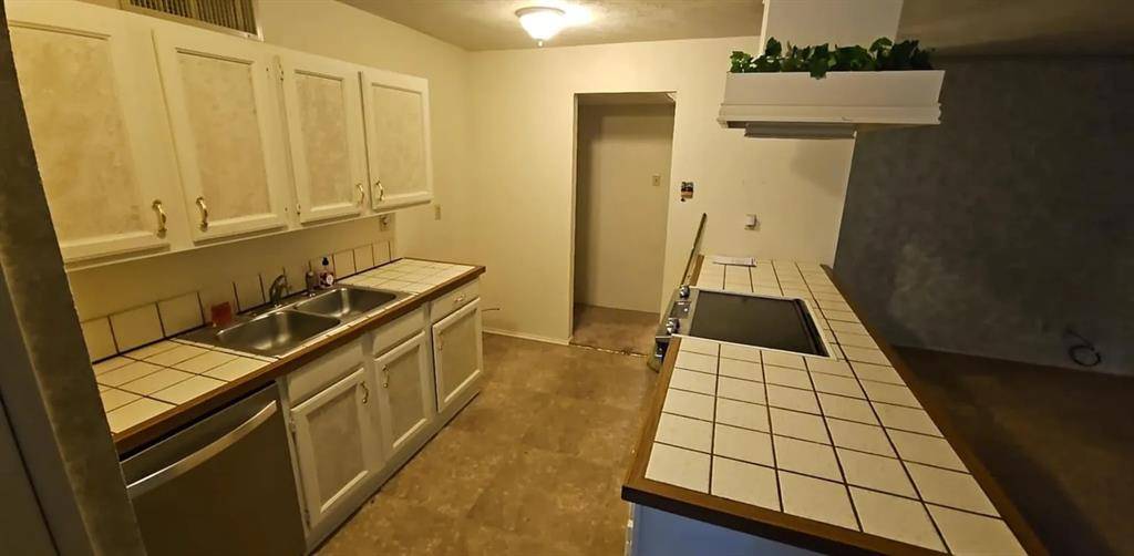 7205 Chatham Road, North Richland Hills, TX 76182