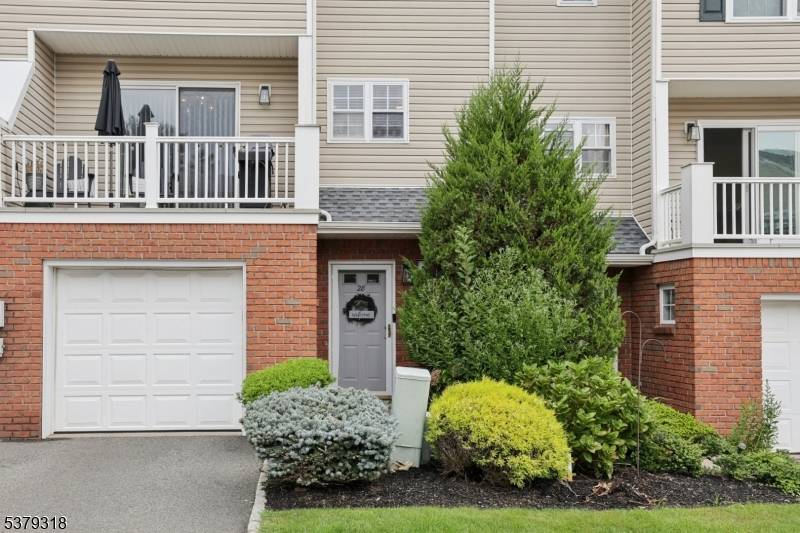 28 Castle Drive, Berkeley Heights Twp., NJ 07922