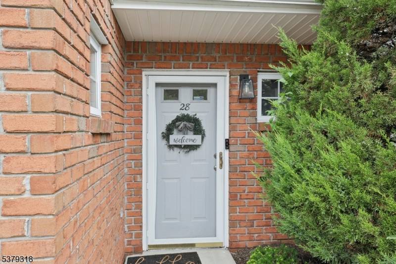 28 Castle Drive, Berkeley Heights Twp., NJ 07922