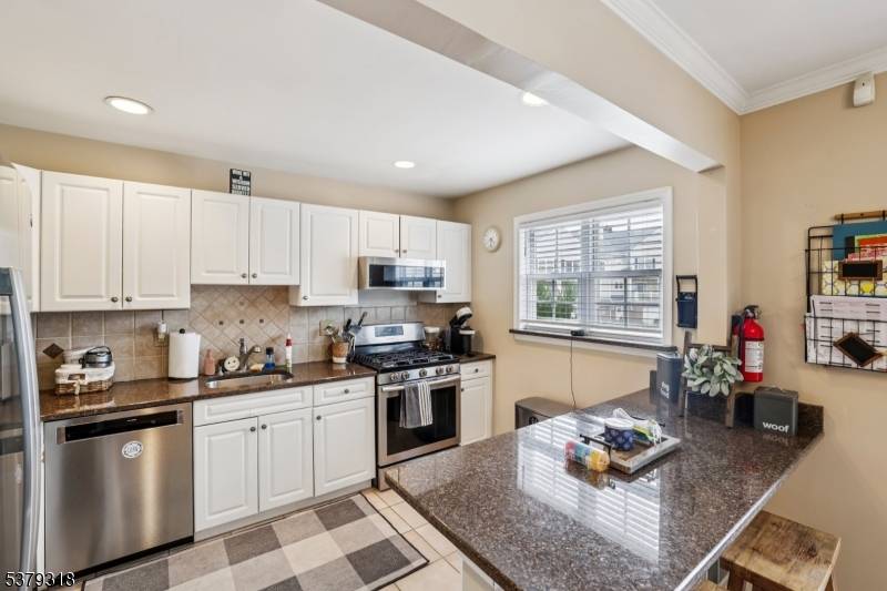 28 Castle Drive, Berkeley Heights Twp., NJ 07922