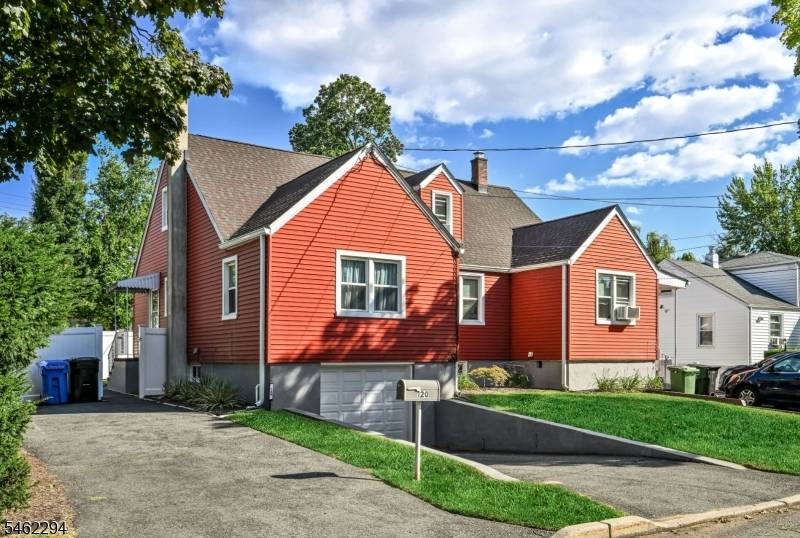 122 Westview Ave, Paramus Boro, NJ 07652