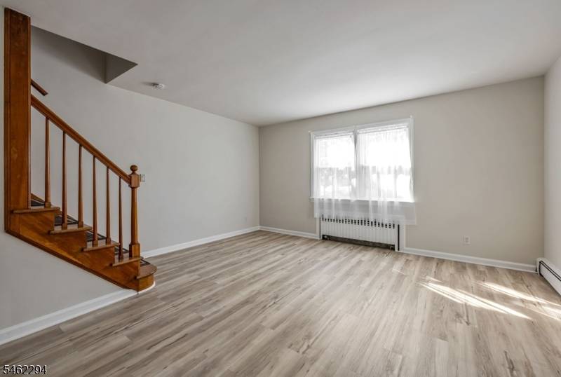 122 Westview Ave, Paramus Boro, NJ 07652
