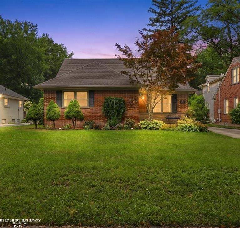 841 Washington RD, Grosse Pointe, MI 48230