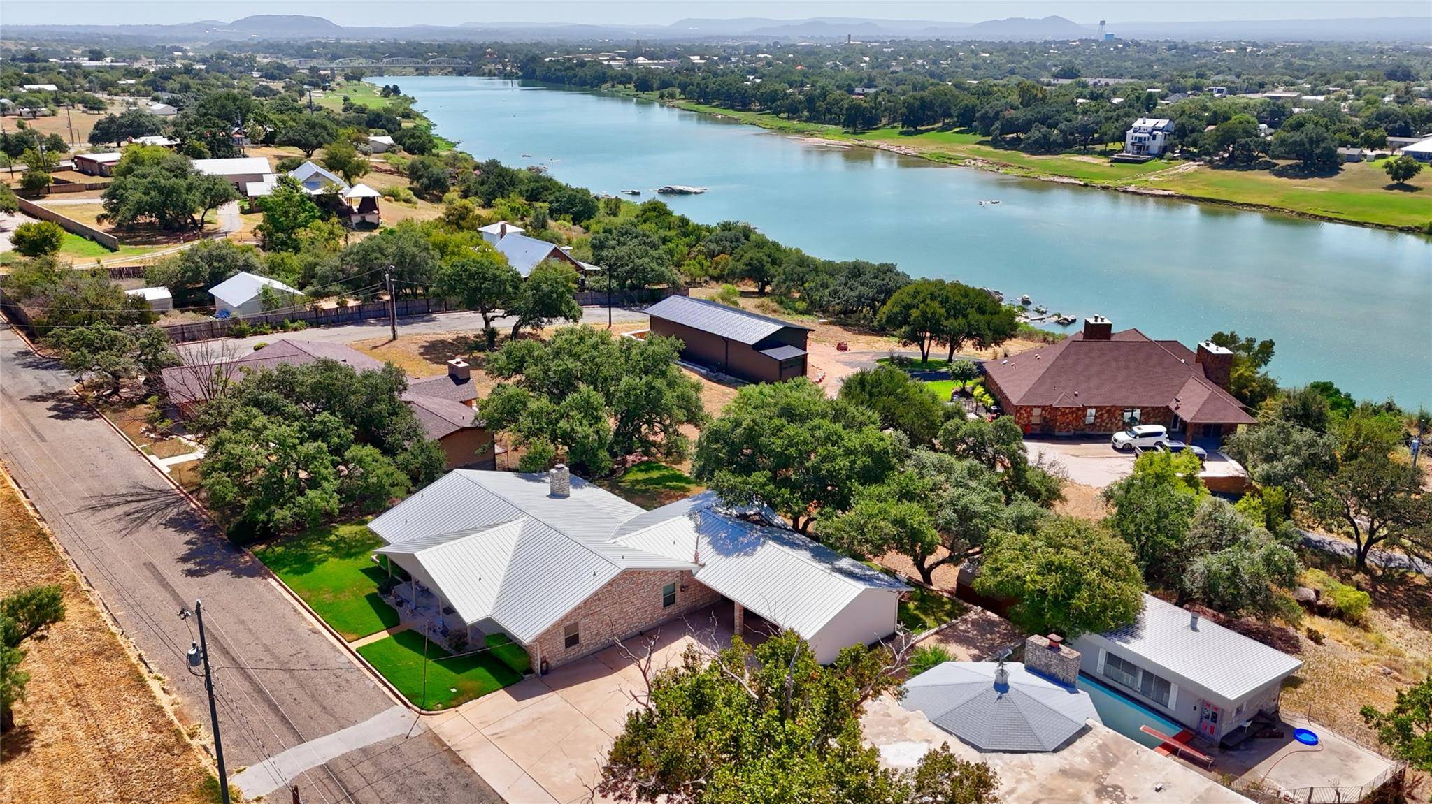 204 Sunset DR, Llano, TX 78643