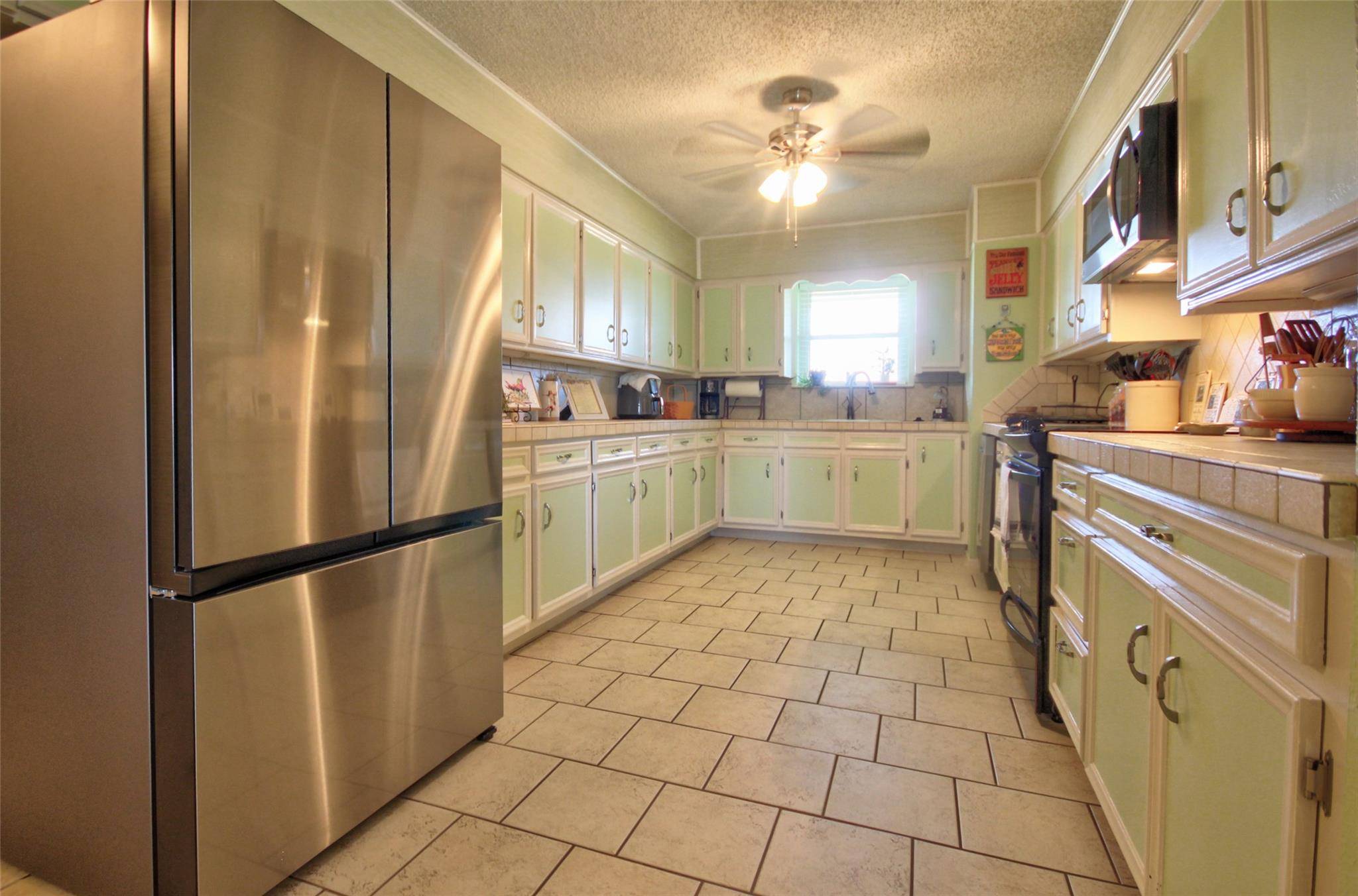 204 Sunset DR, Llano, TX 78643