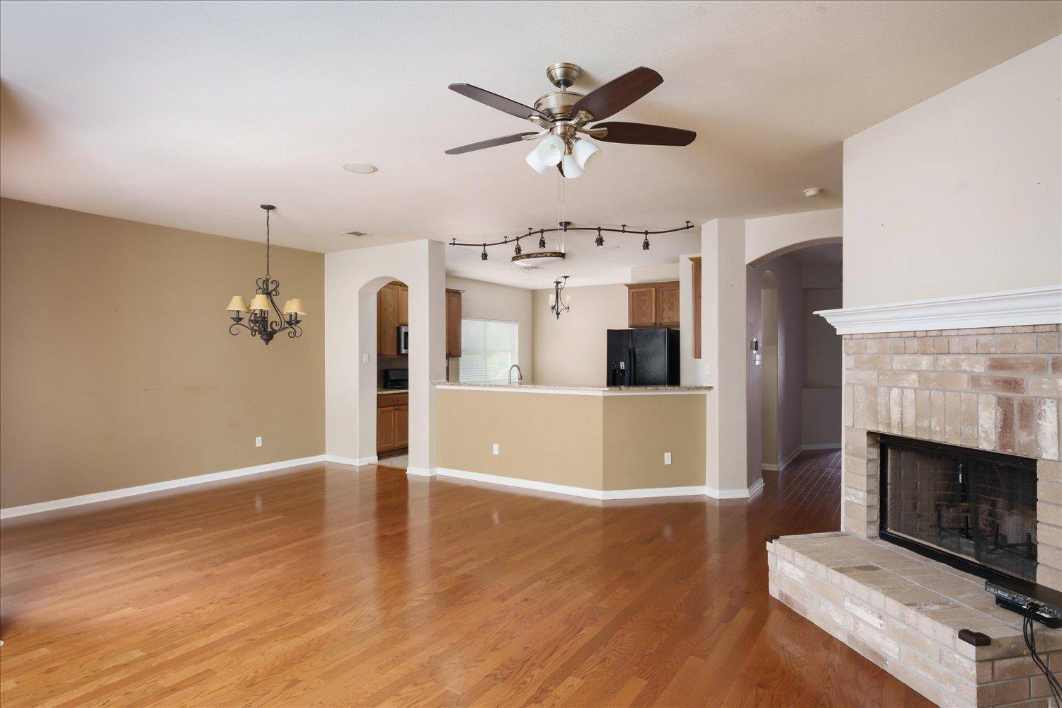1918 Barnett DR, Cedar Park, TX 78613