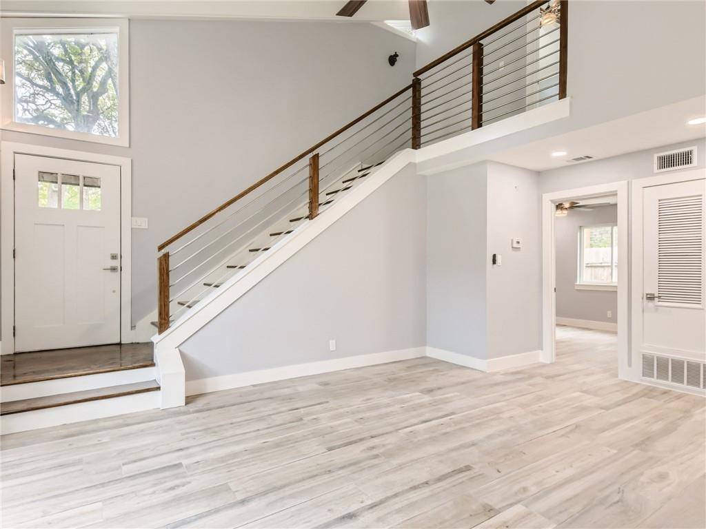 1913 Lightsey RD #A, Austin, TX 78704