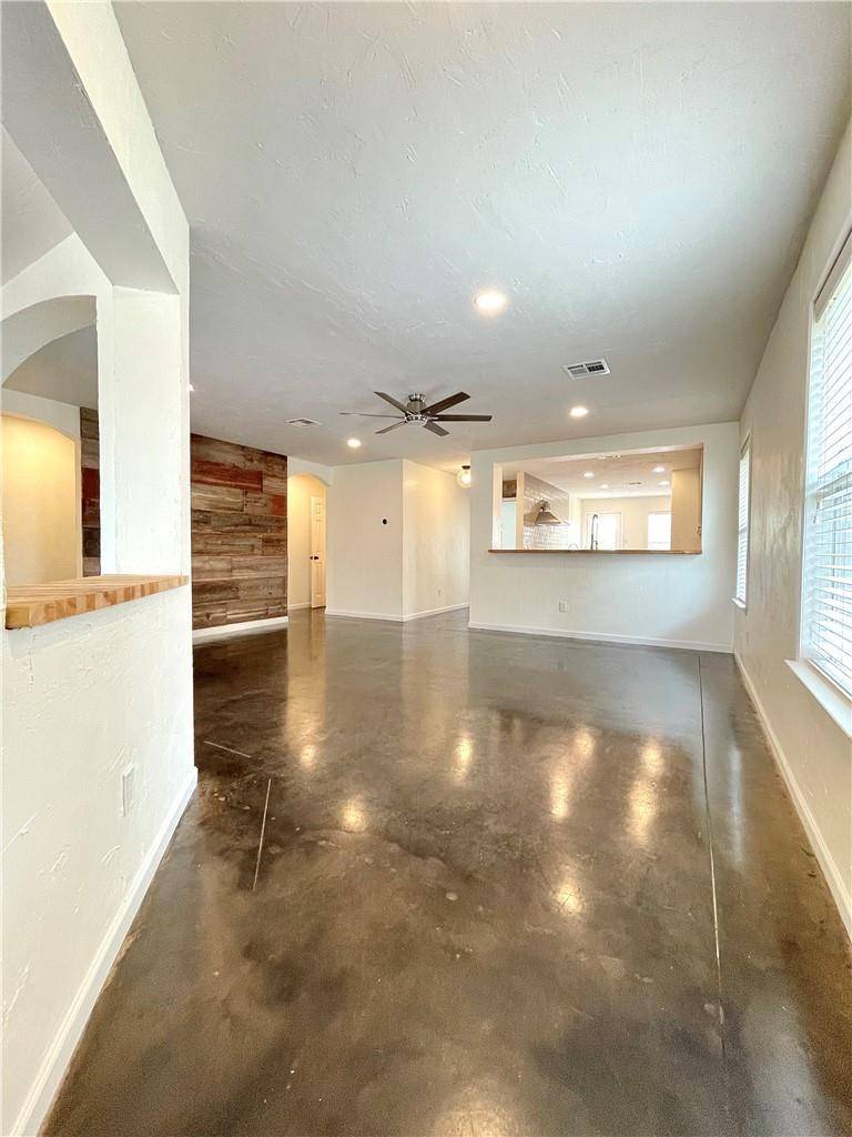 1060 W South ST, Leander, TX 78641