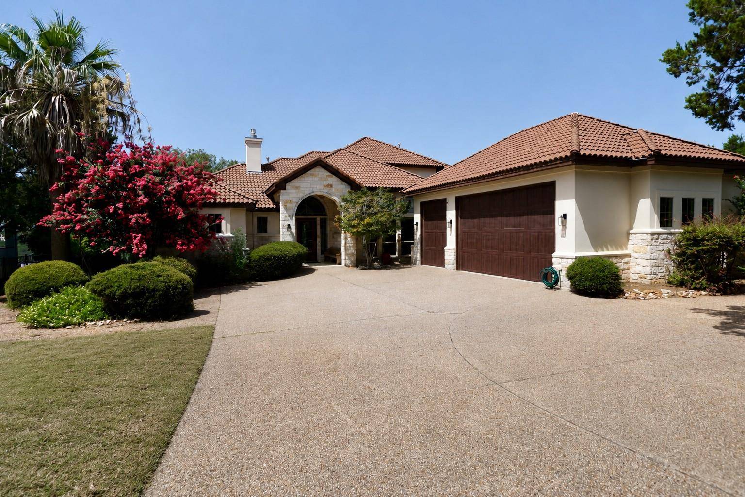 7304 Matisse Pointe DR, Jonestown, TX 78645