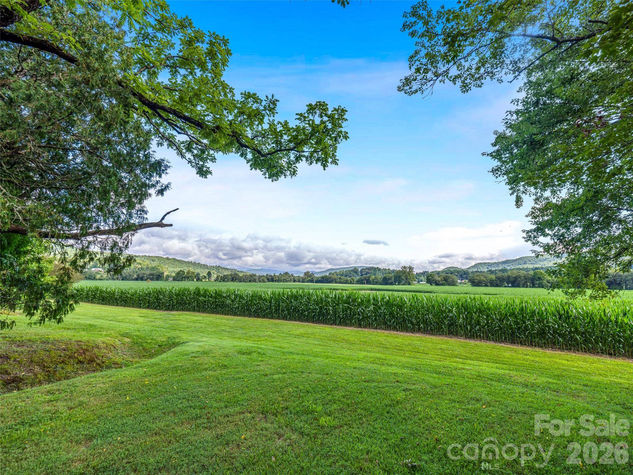 96 Merle Farm LN, Pisgah Forest, NC 28768