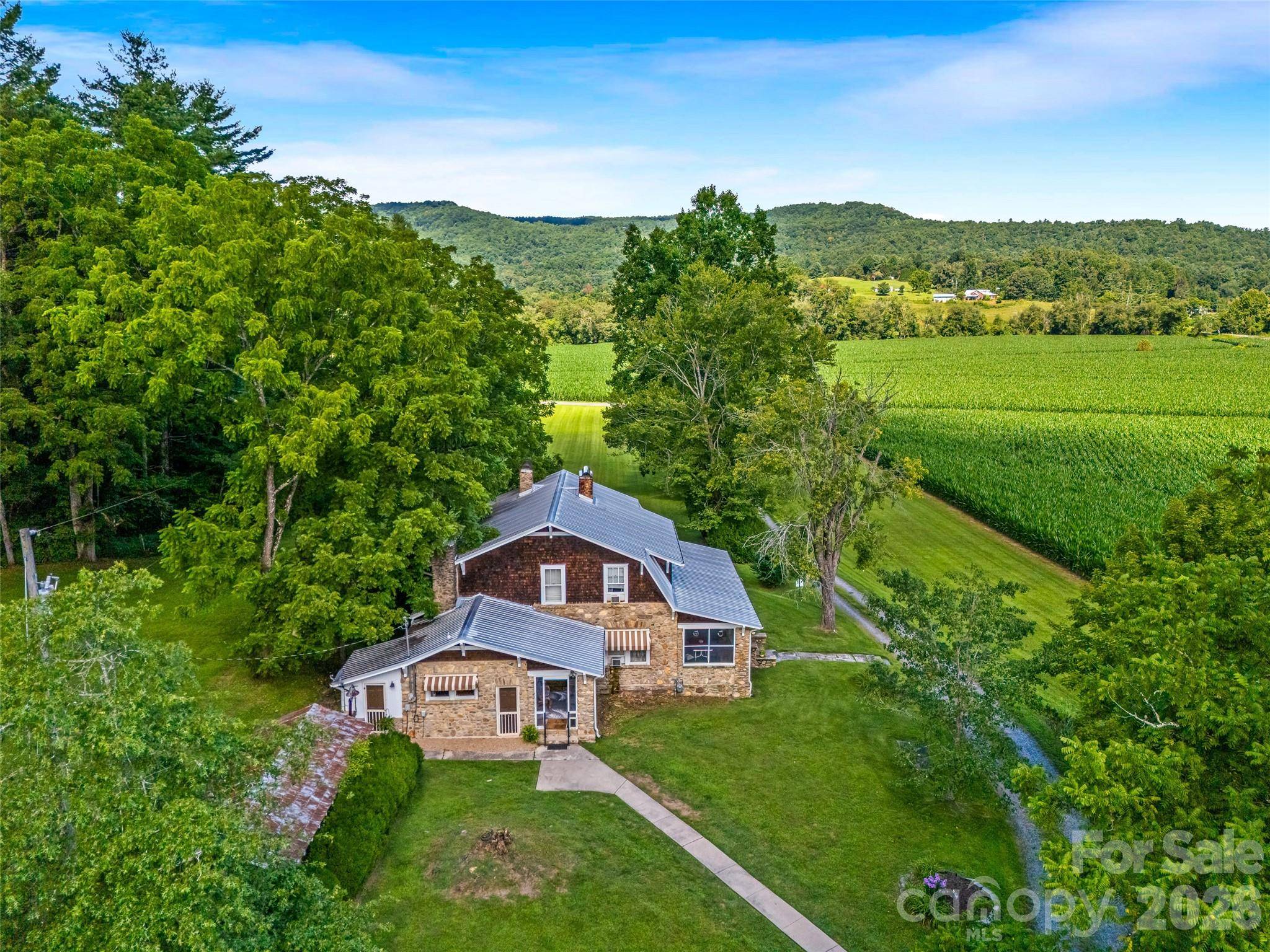 96 Merle Farm LN, Pisgah Forest, NC 28768