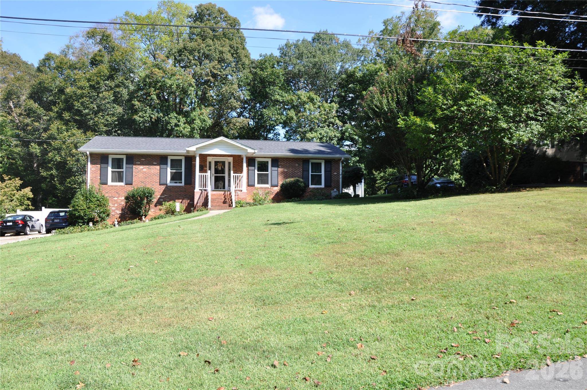 6045 Woodcove DR, Winston Salem, NC 27104