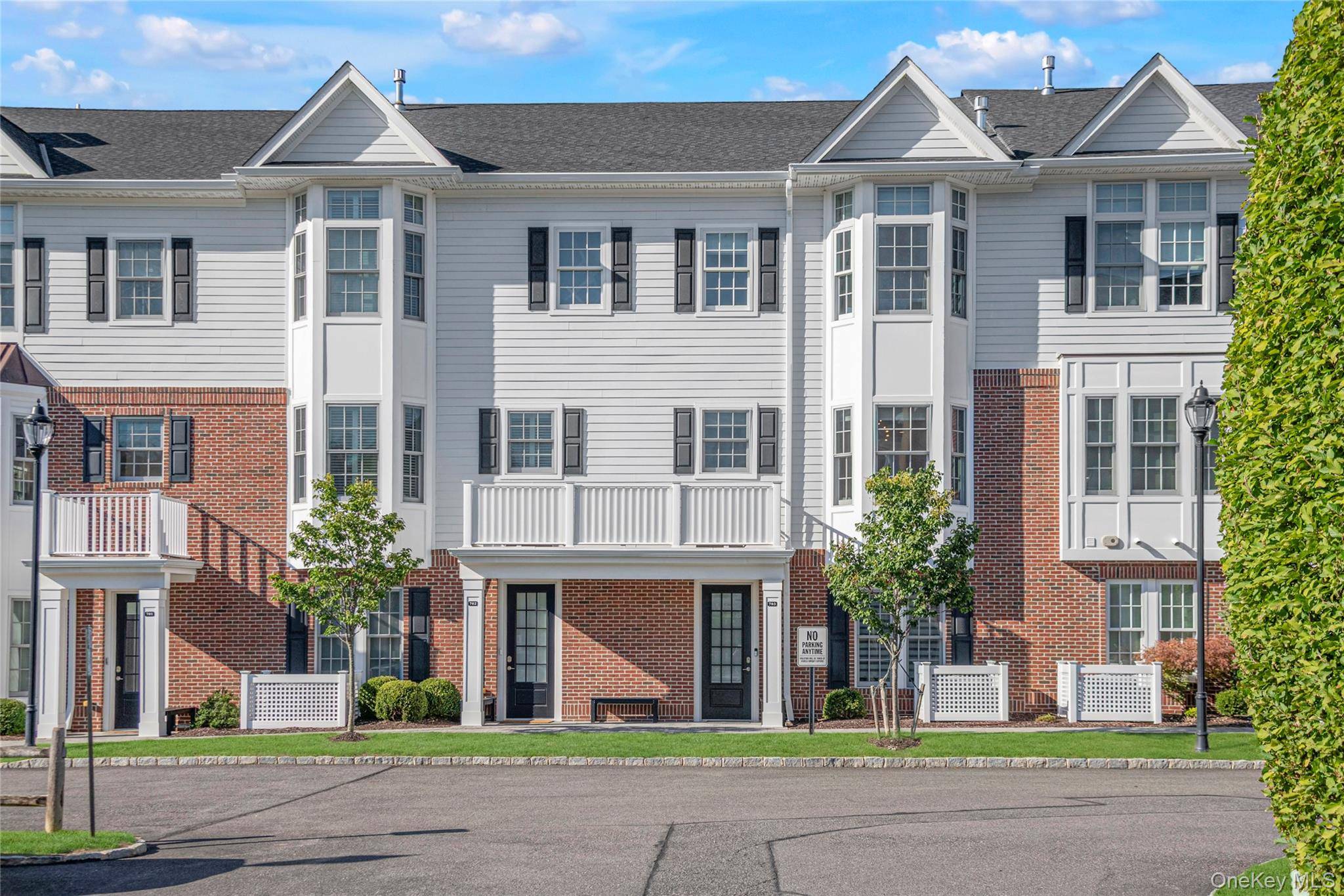 703 Mill CRK, Roslyn, NY 11576