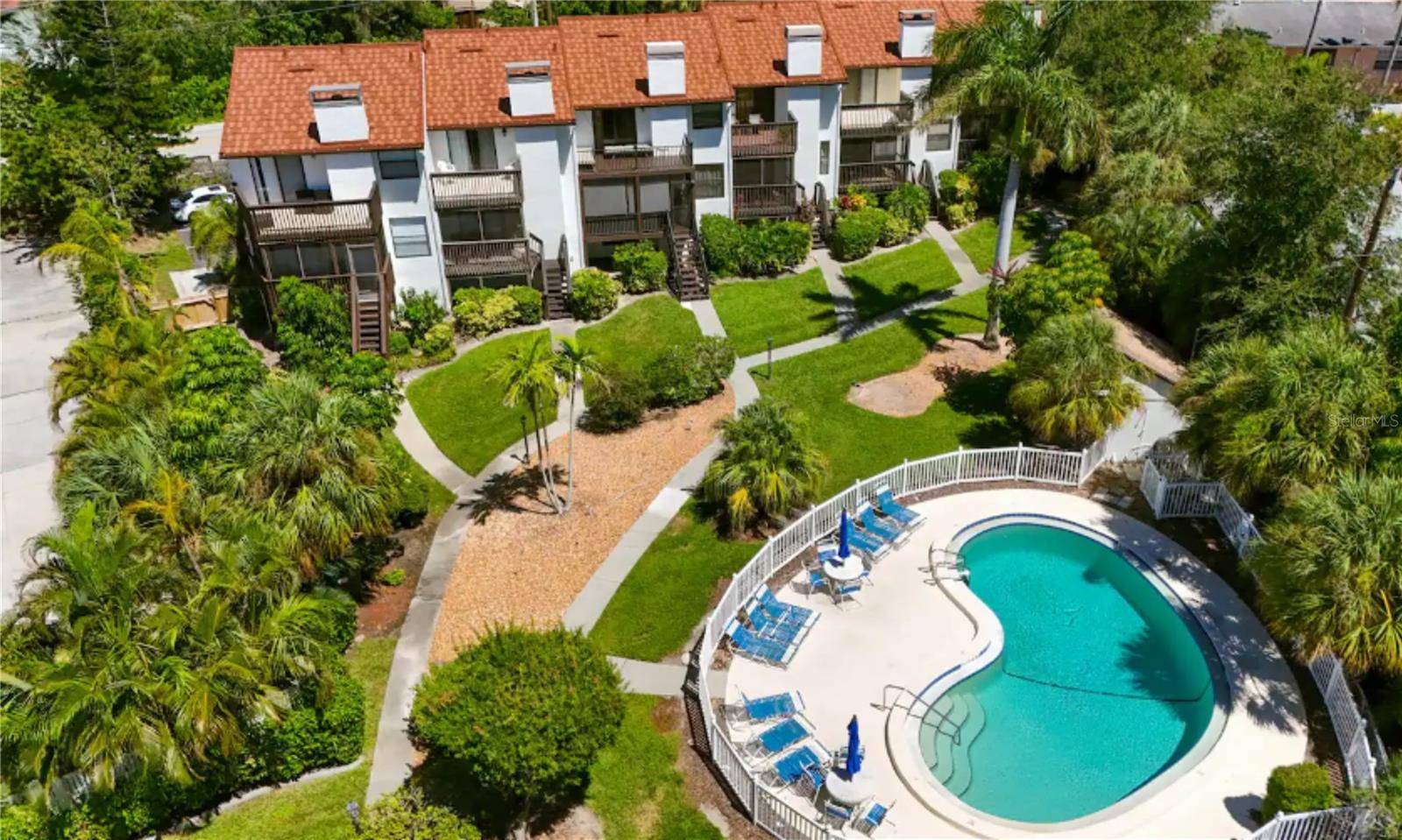 6840 MIDNIGHT PASS RD, Sarasota, FL 34242