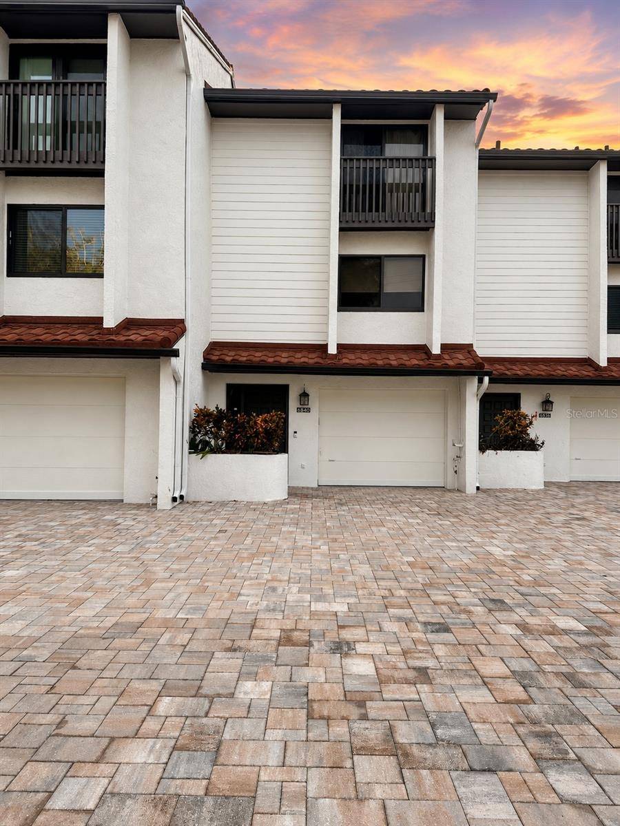 6840 MIDNIGHT PASS RD, Sarasota, FL 34242