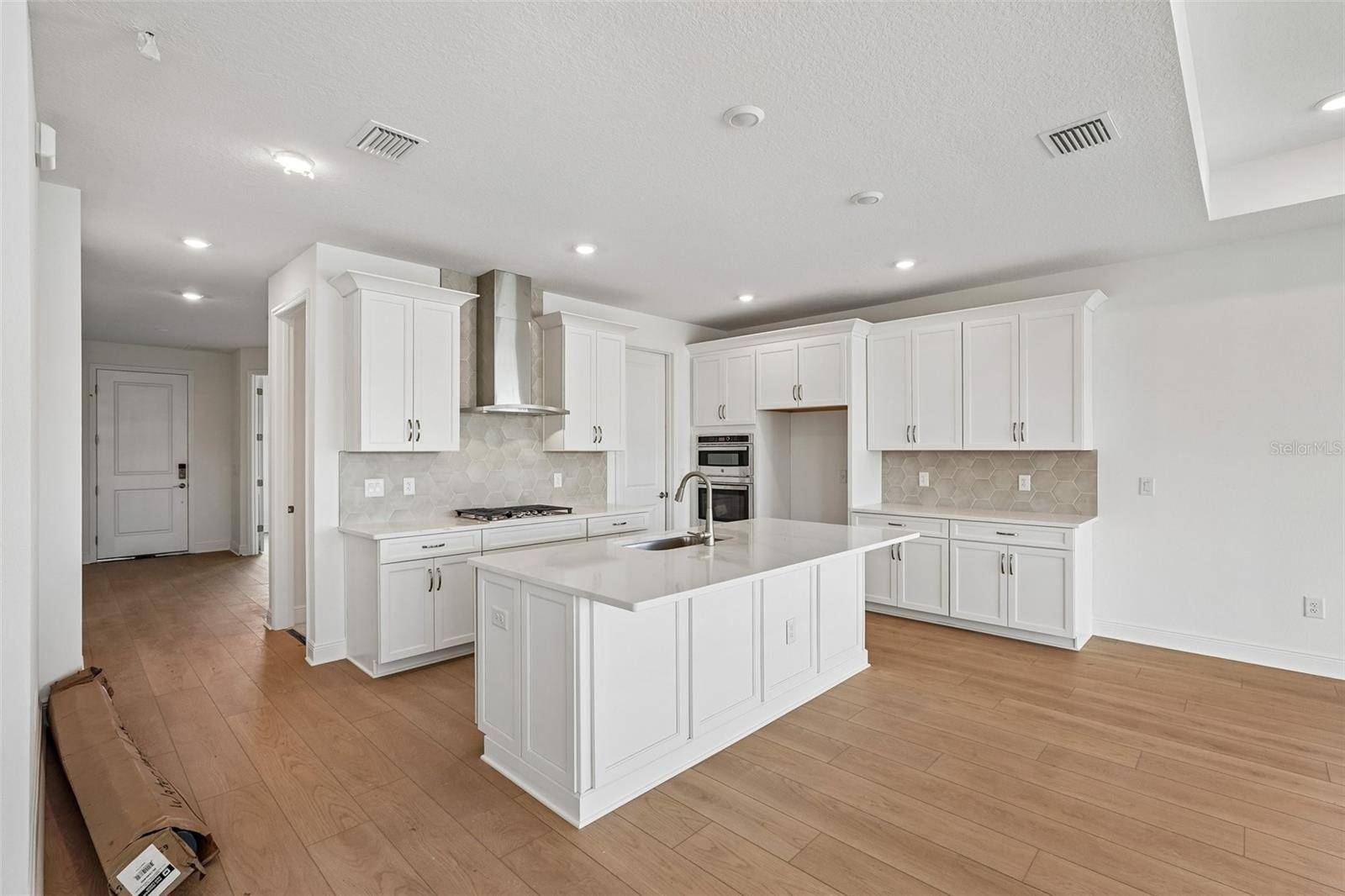 424 ALBERATA WAY, Nokomis, FL 34275