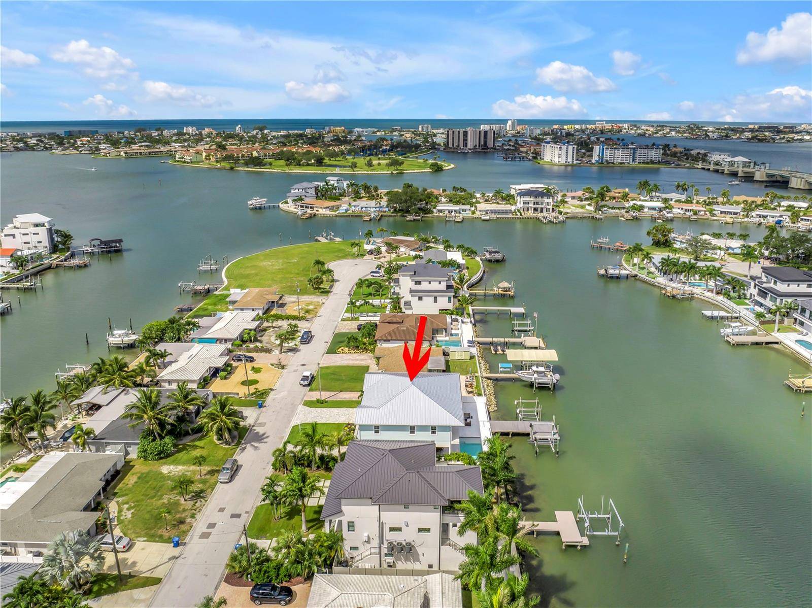 7957 2ND AVE S, St Petersburg, FL 33707