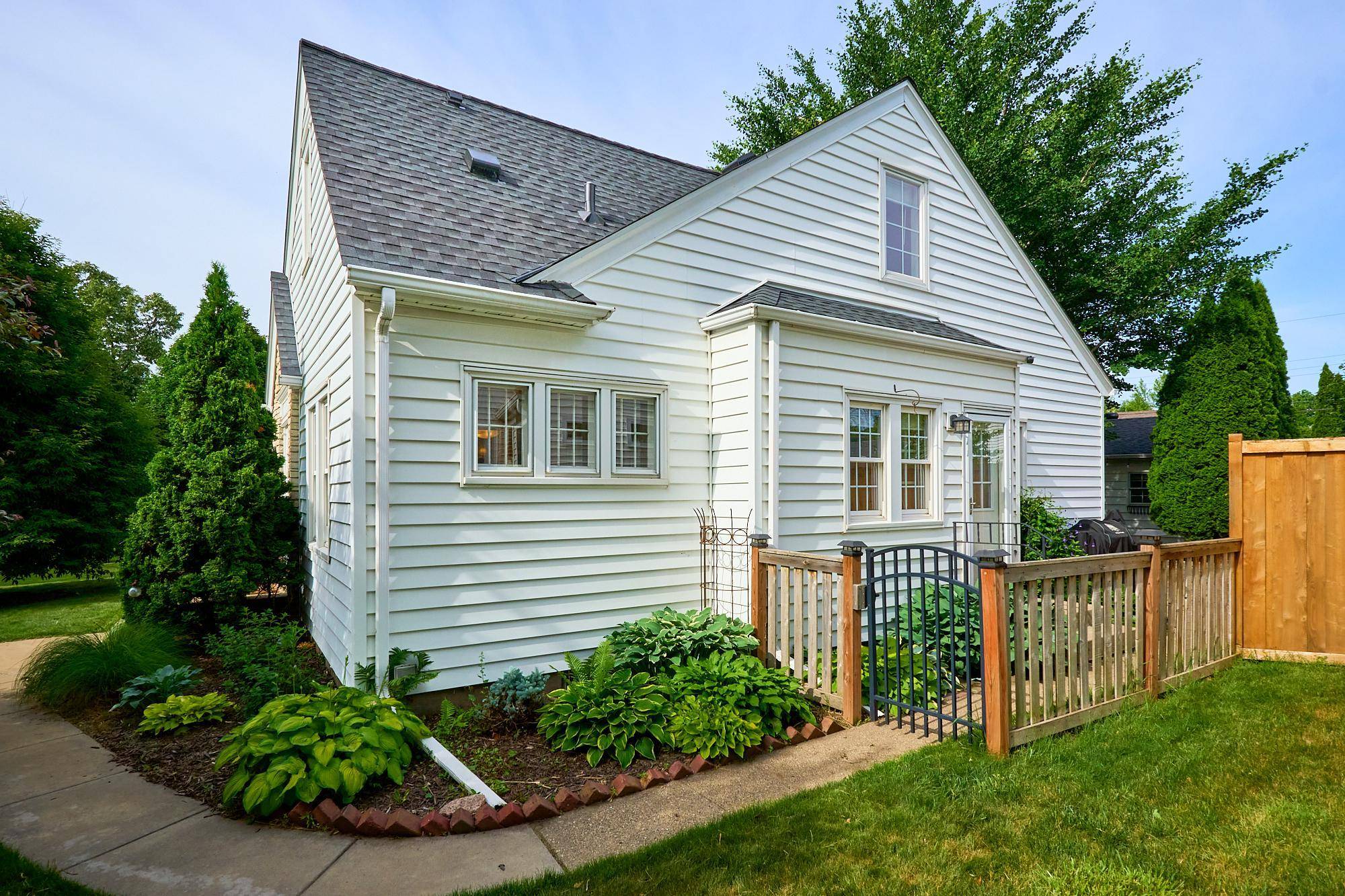 2242 Wilson ST NE, Minneapolis, MN 55418