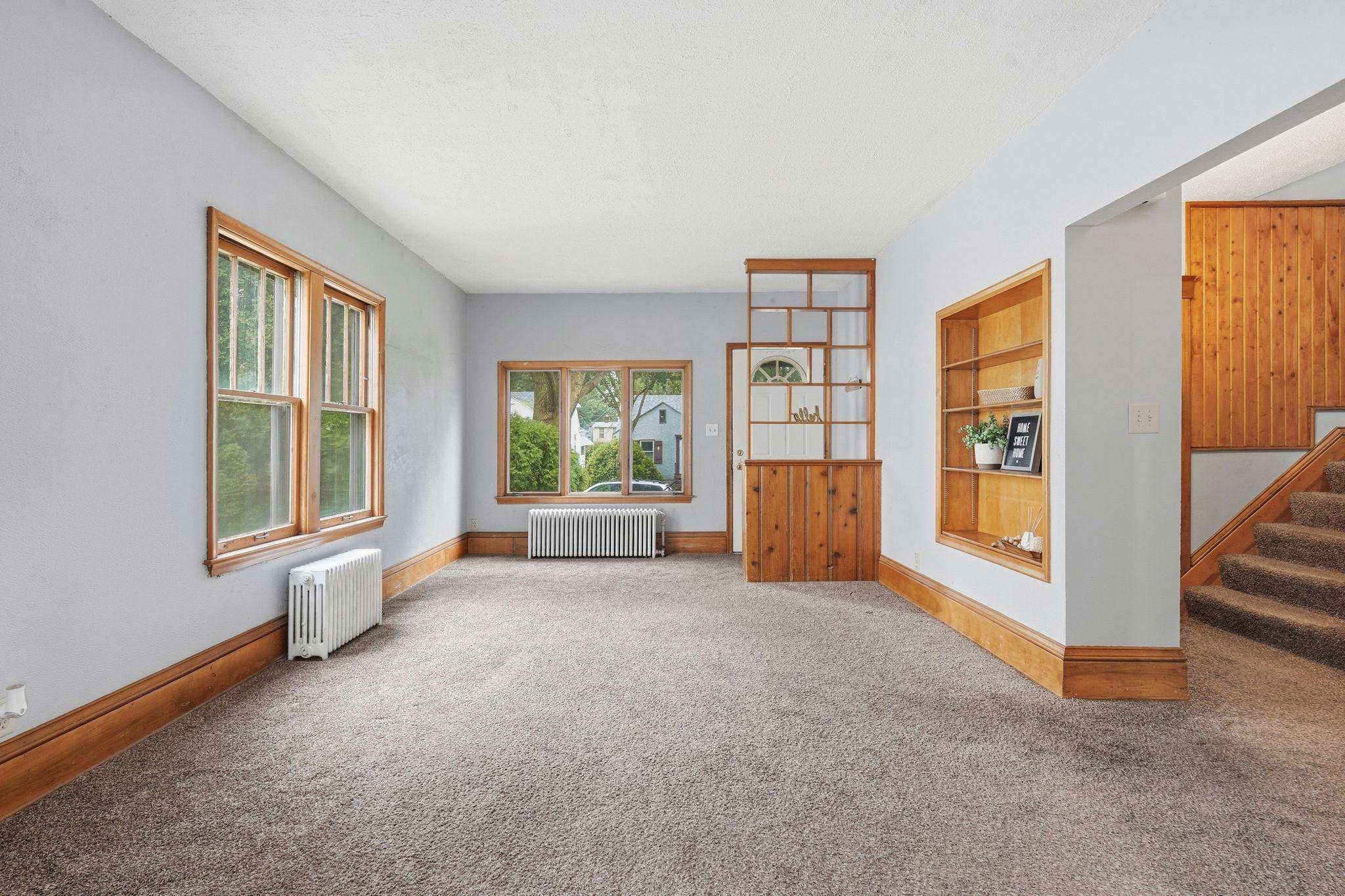 1877 Orange AVE E, Saint Paul, MN 55119