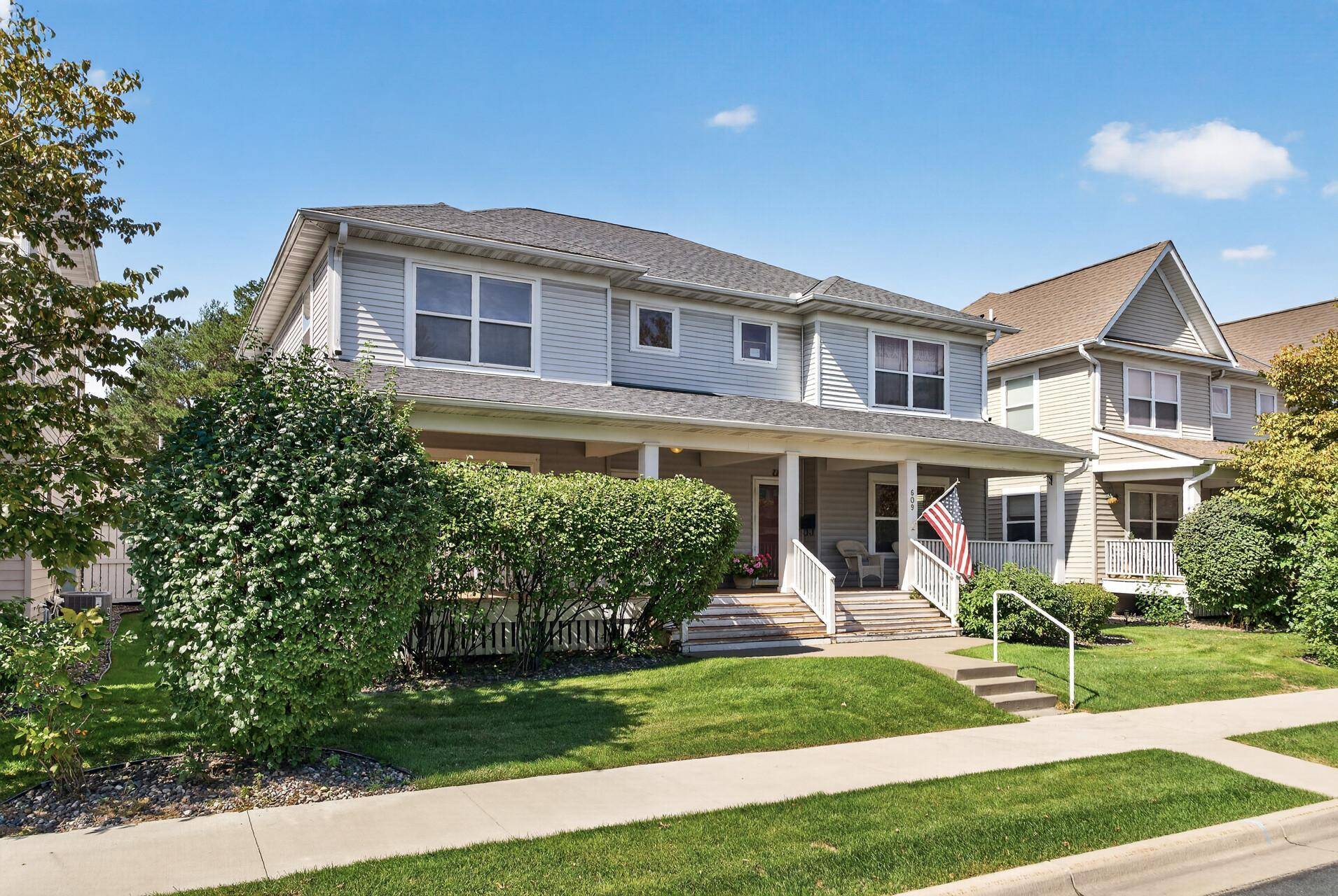 607 1st AVE NW, Osseo, MN 55369