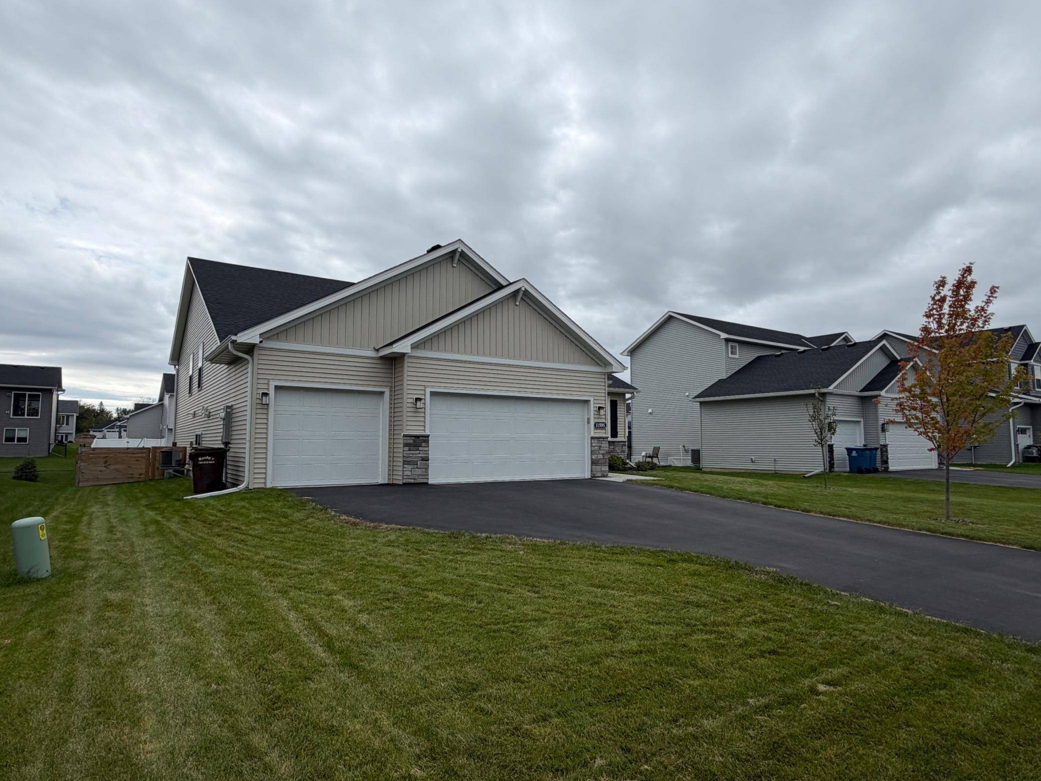 11595 5th ST NE, Hanover, MN 55341