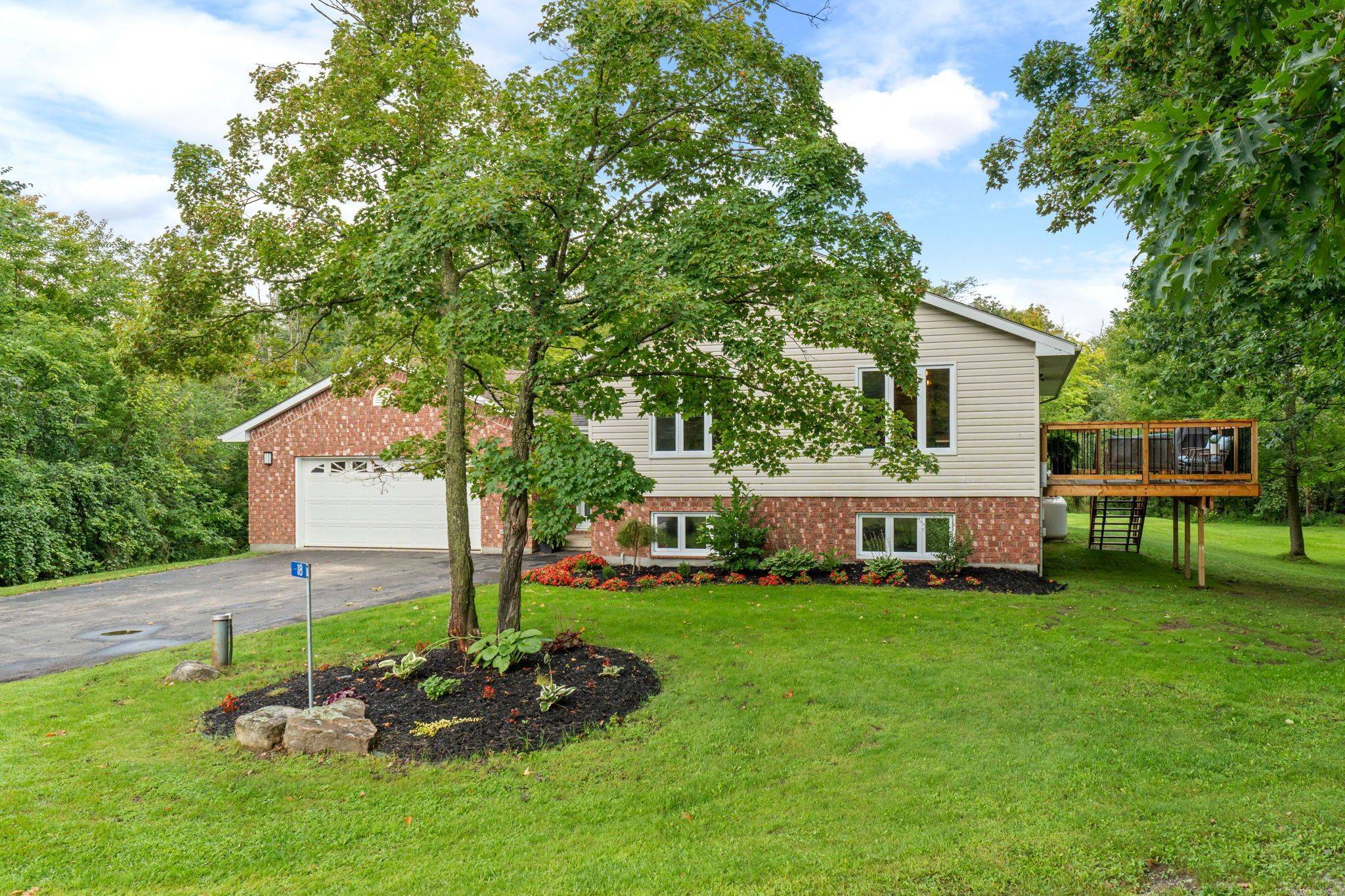 18 East Townline RD, Front Of Yonge, ON K0E 1R0
