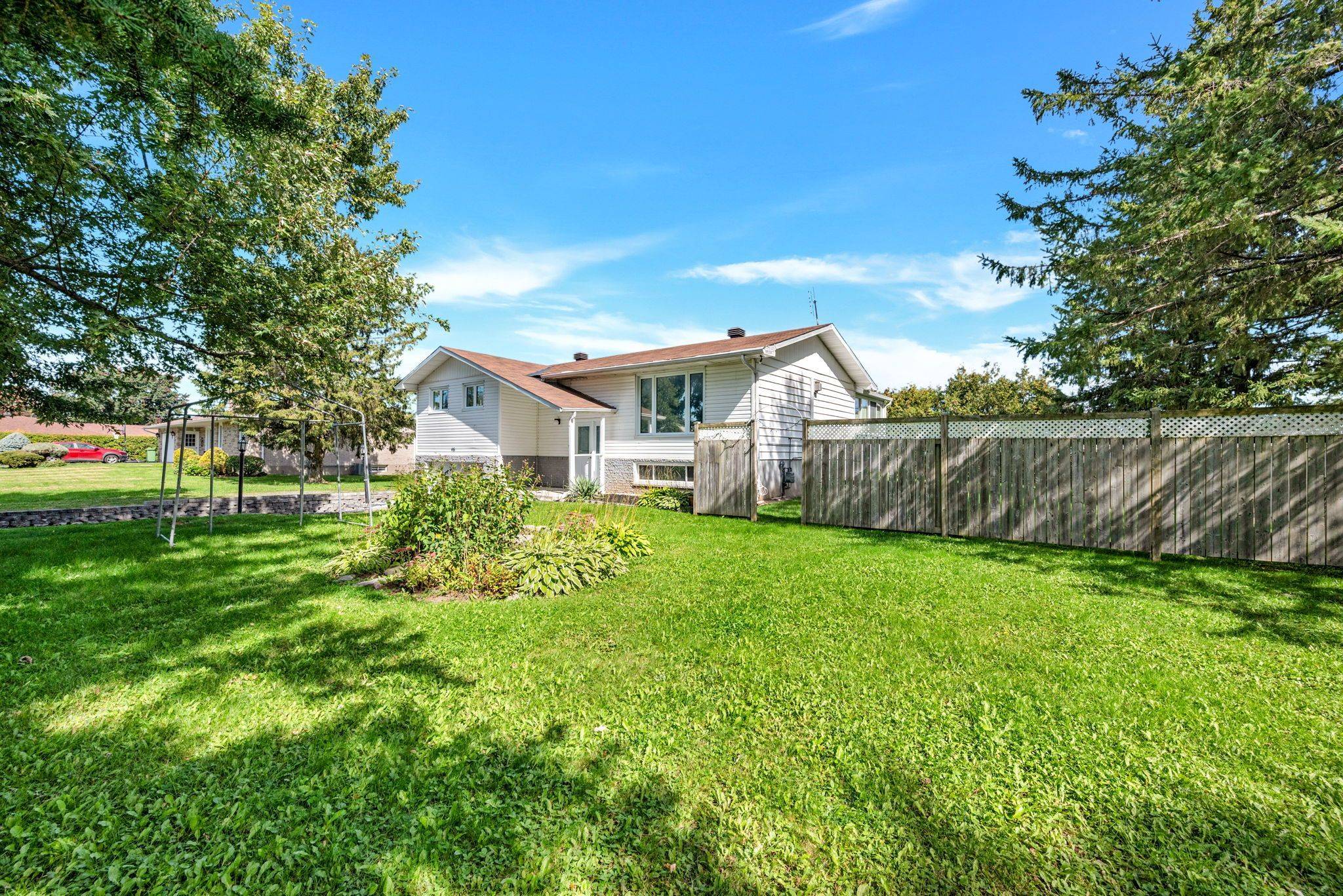 46 QUEEN ST, North Stormont, ON K0A 1R0