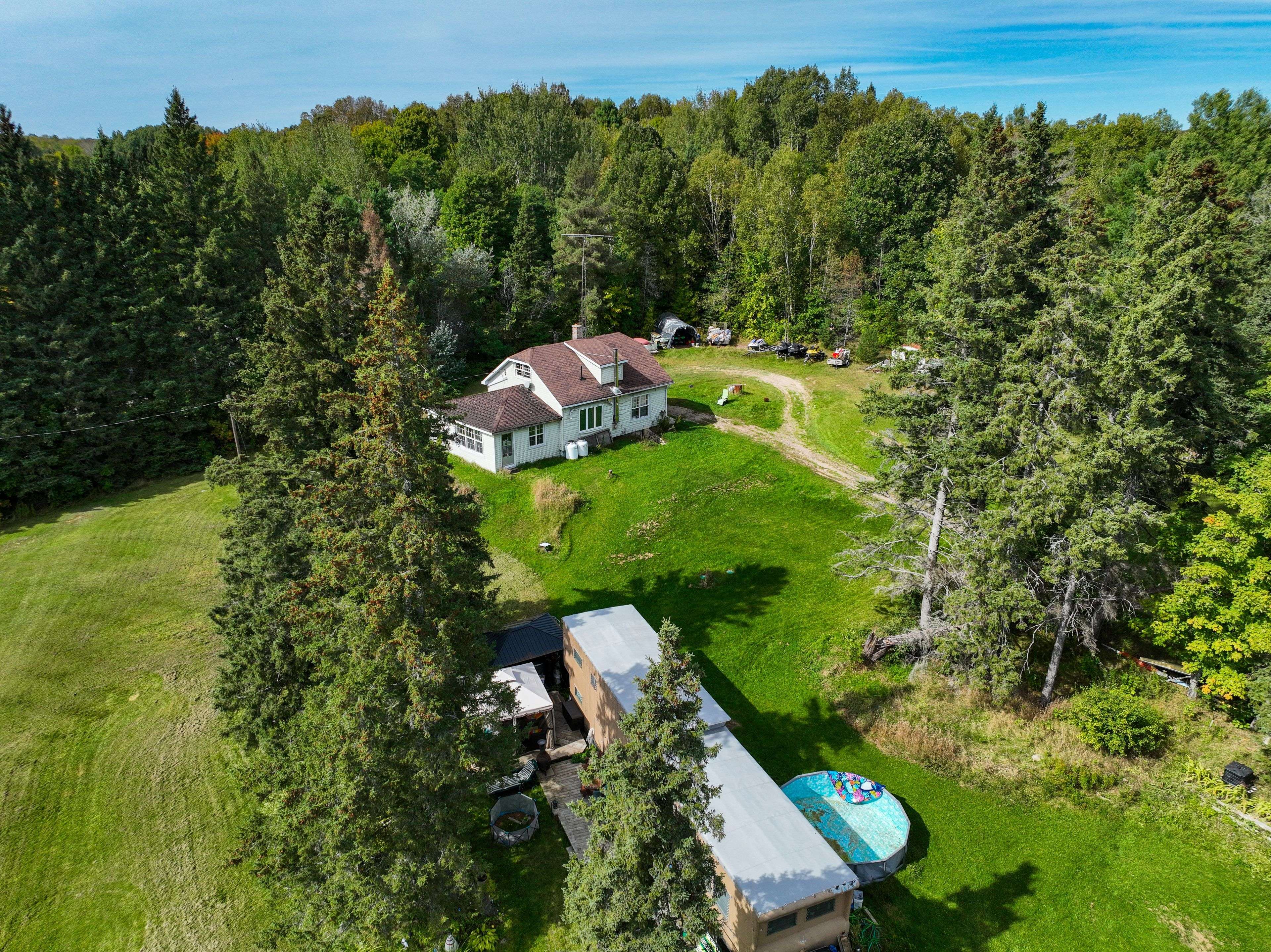 2442 520 HWY, Burk's Falls, ON P0A 1C0