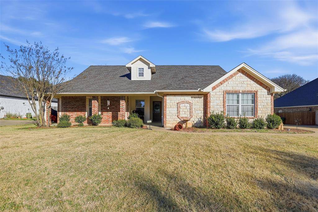 3207 Crossbridge Circle, Granbury, TX 76049