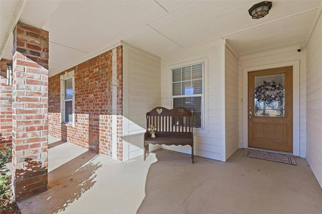 3207 Crossbridge Circle, Granbury, TX 76049