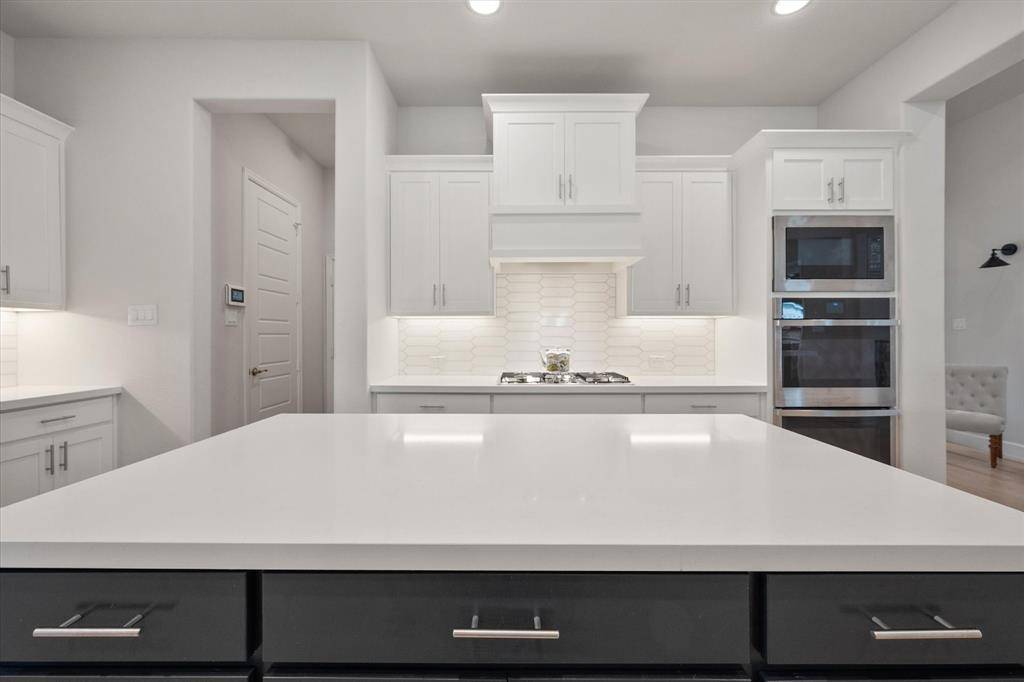 2829 Midlake Drive, Midlothian, TX 76065