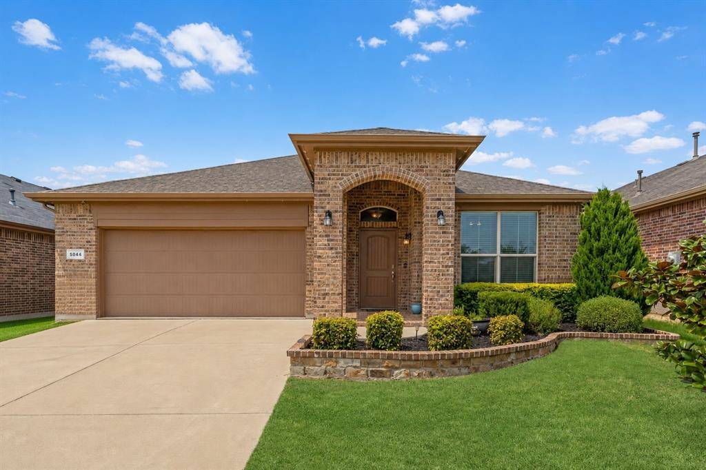 5044 Sugarcane Lane, Fort Worth, TX 76179