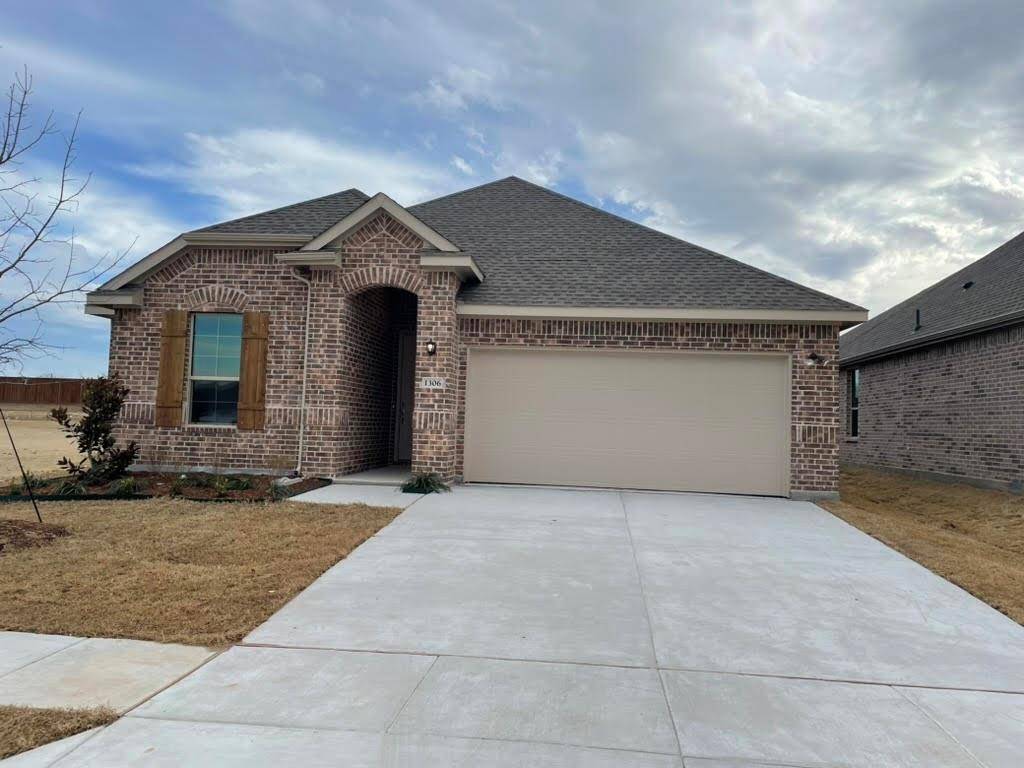 1306 Sundance Lane, Justin, TX 76247