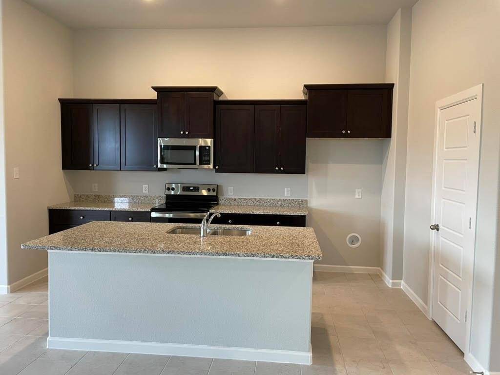 1306 Sundance Lane, Justin, TX 76247