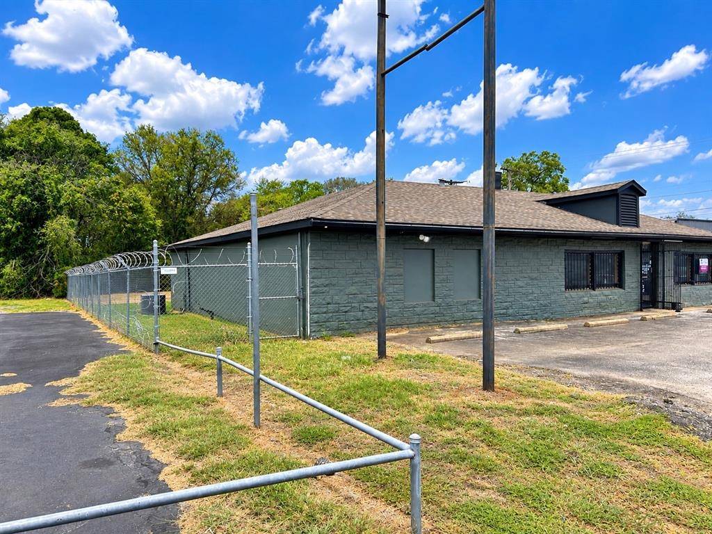 4117 W Marshall Avenue, Longview, TX 75604