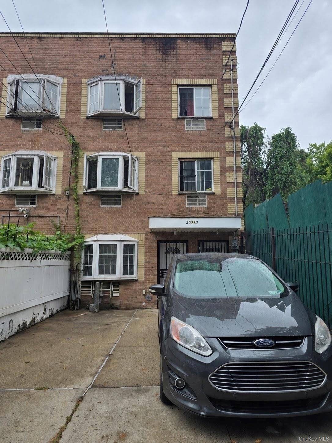 2531B Grand AVE, Bronx, NY 10468