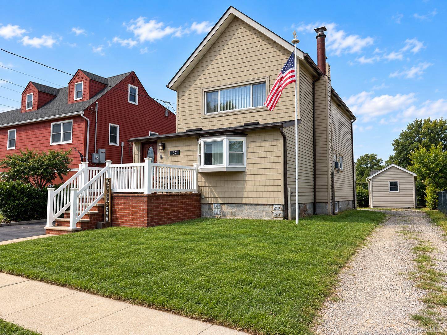 61 5th AVE, East Rockaway, NY 11518