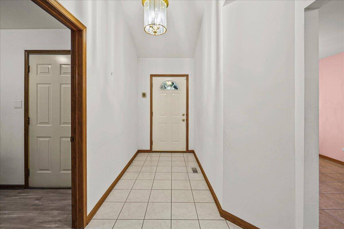 1551 Rokosz Lane, Dyer, IN 46311