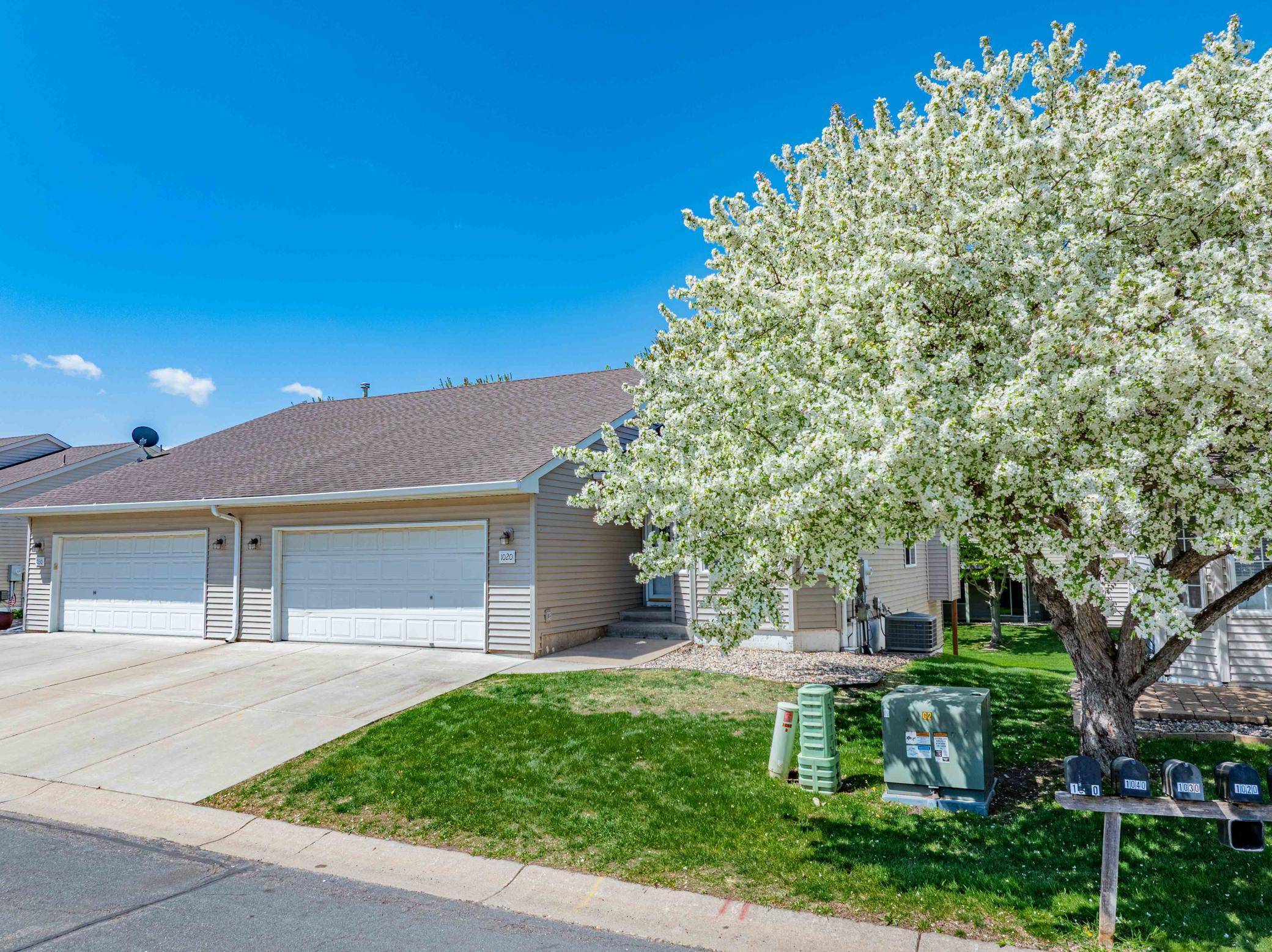102X Primrose LN, Waconia, MN 55387