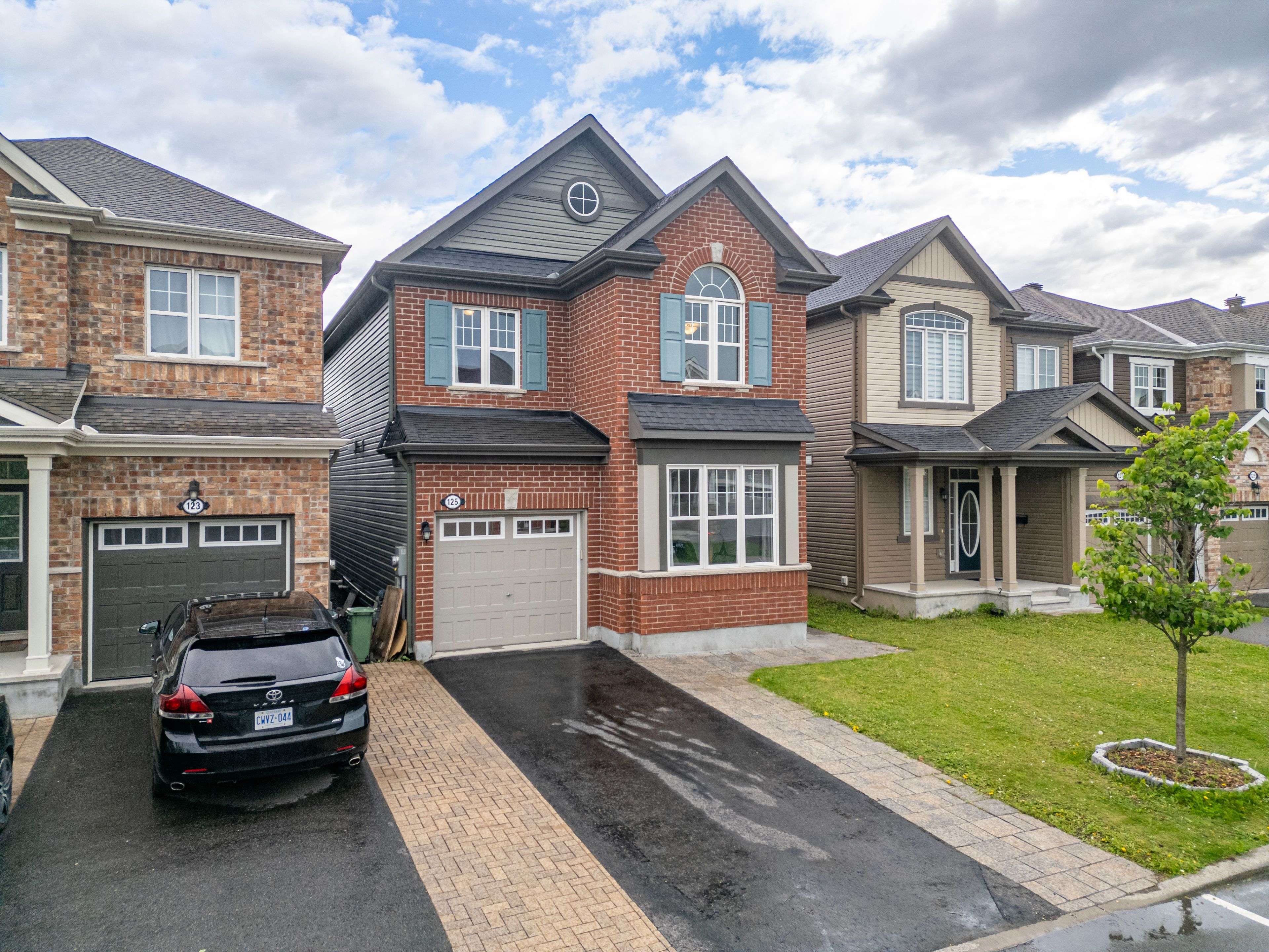 125 Sweetvalley DR, Orleans - Cumberland And Area, ON K4A 1A4