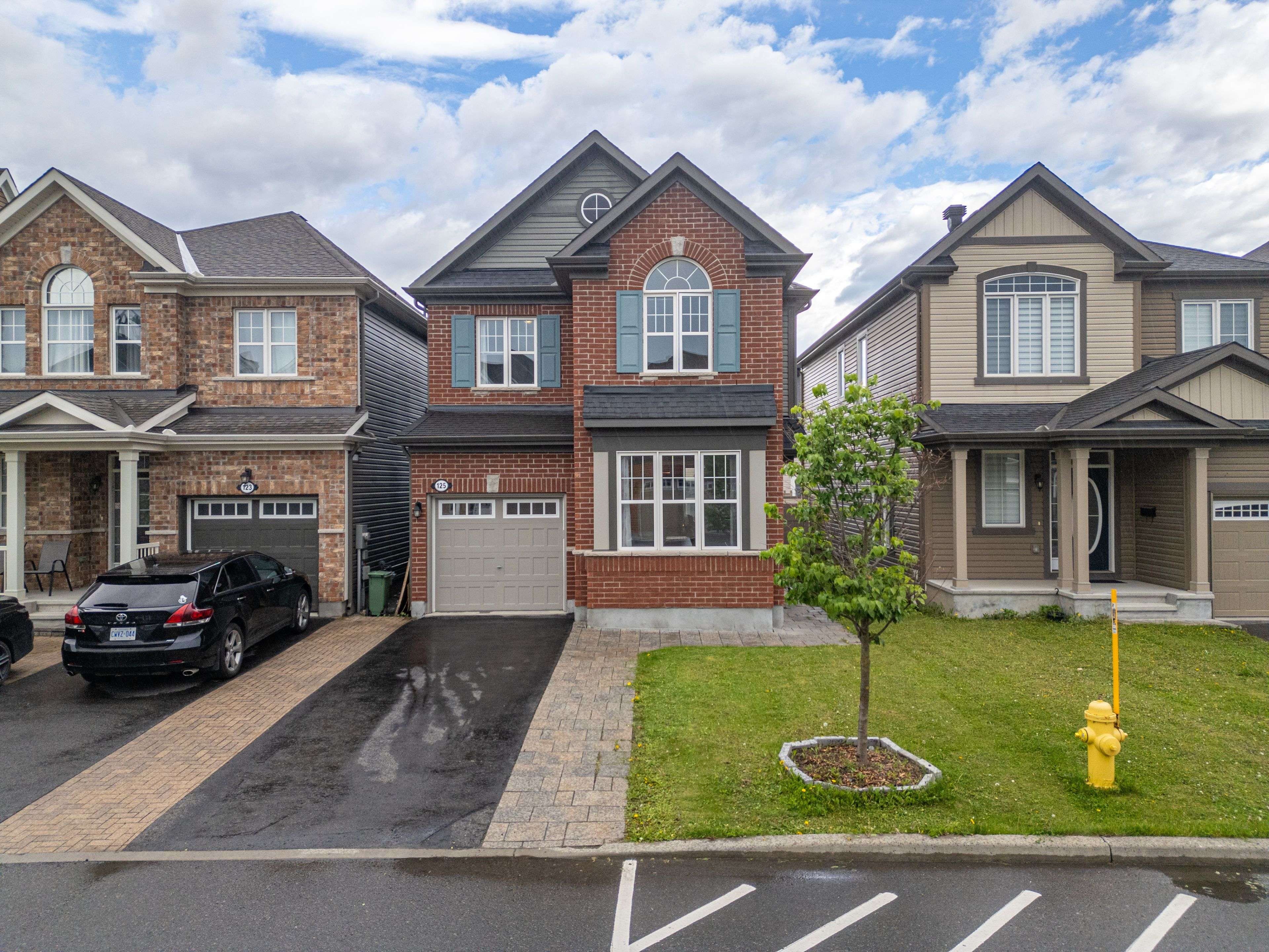125 Sweetvalley DR, Orleans - Cumberland And Area, ON K4A 1A4