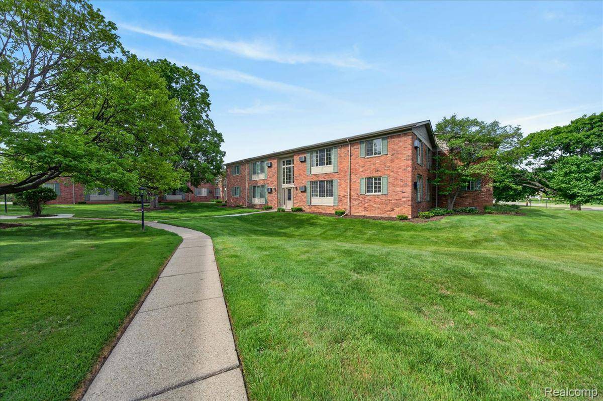454 Romeo RD #226, Rochester, MI 48307