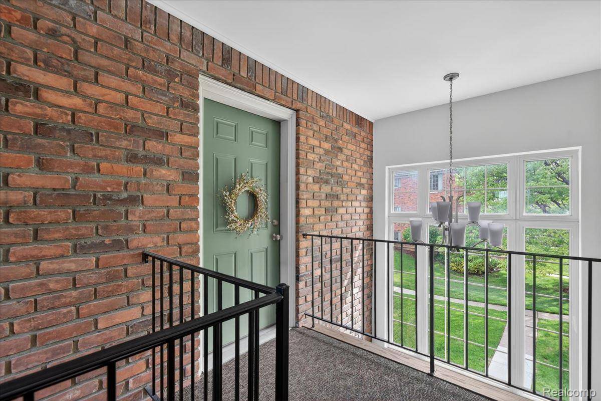 454 Romeo RD #226, Rochester, MI 48307