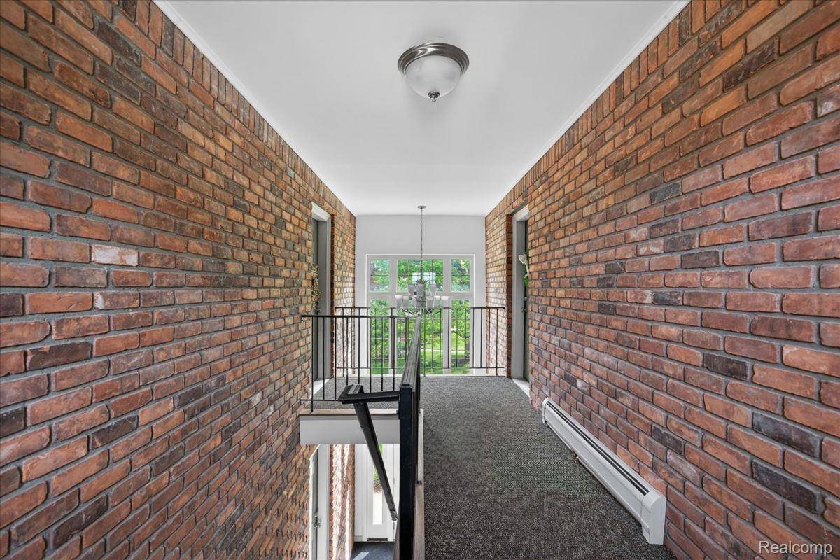 454 Romeo RD #226, Rochester, MI 48307