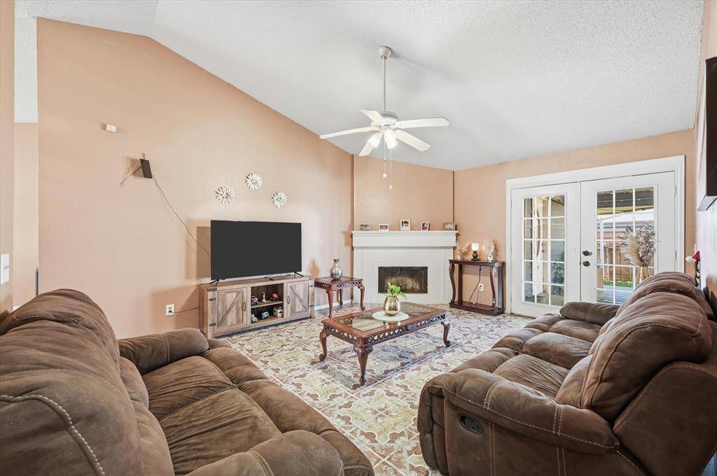 919 Brae Loch Drive, Dallas, TX 75217